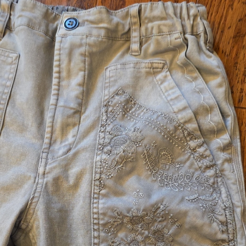 Pilcro Light Gray Embroidered Cropped Jeans
